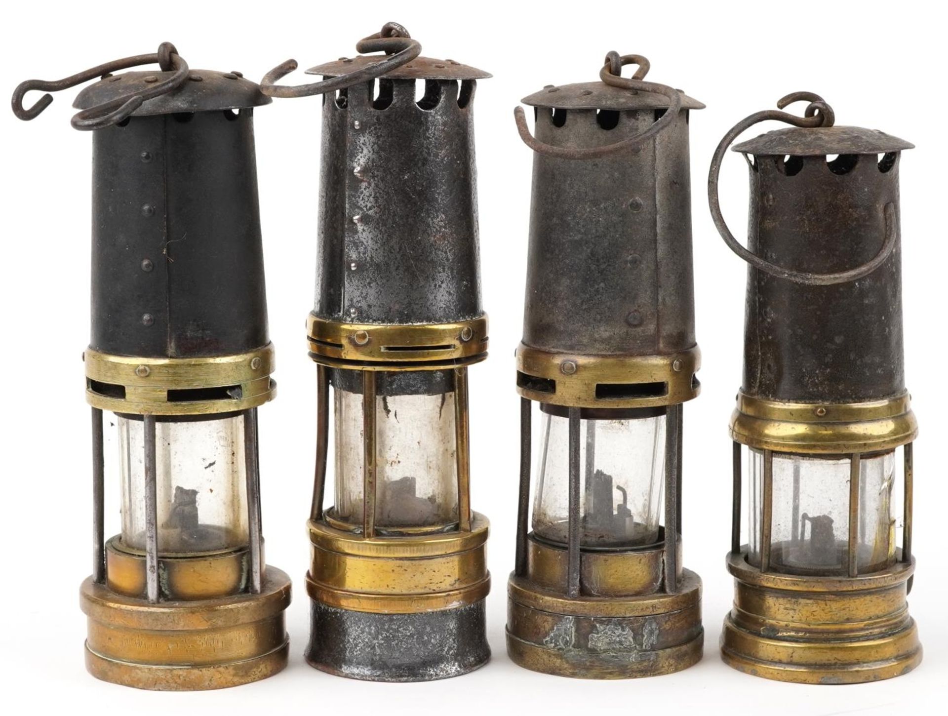 Four early 19th/early 20th century miner's lamps including two by Thomas & Williams, one impressed - Bild 3 aus 4
