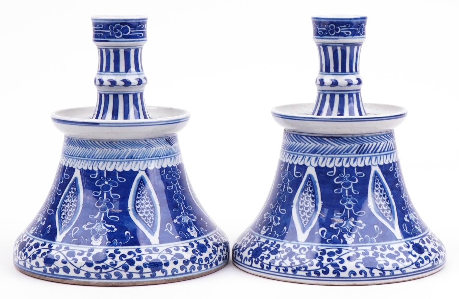 Pair of Chinese Islamic blue and white porcelain hookah bases hand painted with flowers, each 24cm - Image 4 of 6
