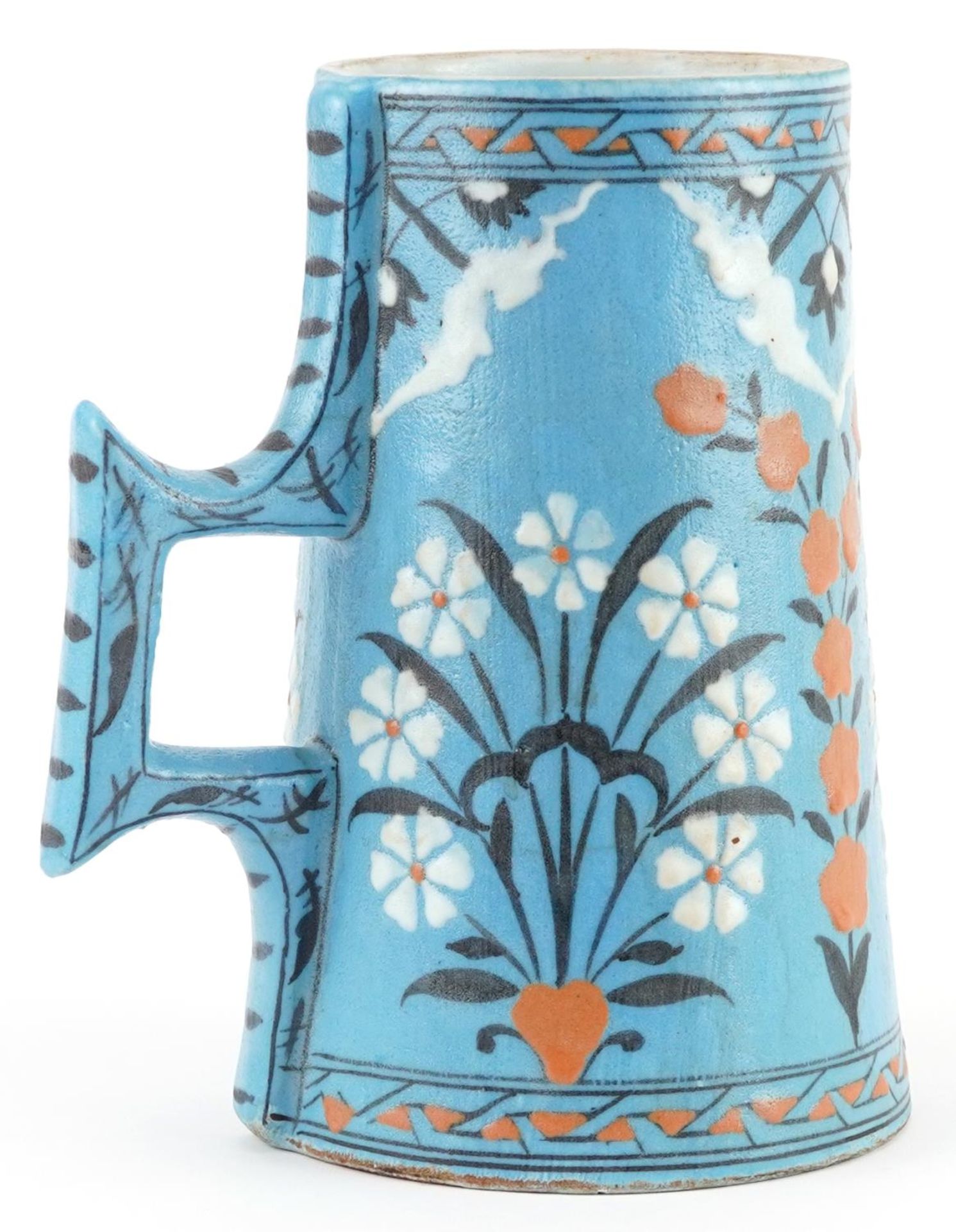 Turkish Ottoman Iznik tankard with tapering body hand painted with stylised flowers, 20.5cm high - Bild 2 aus 3