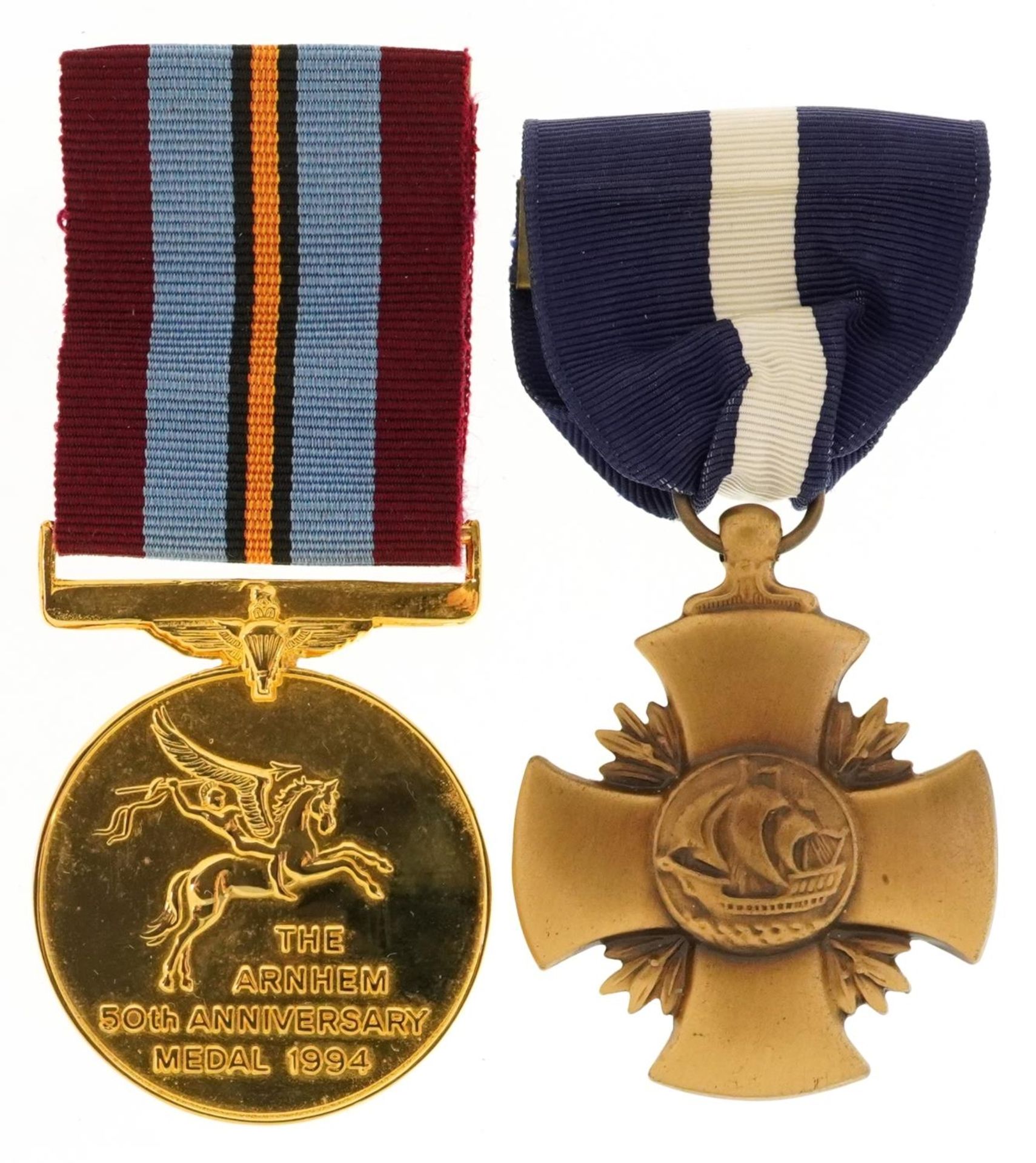 Military interest Arnhem 50th Anniversary medal and United States of America Navy Cross with - Bild 2 aus 4