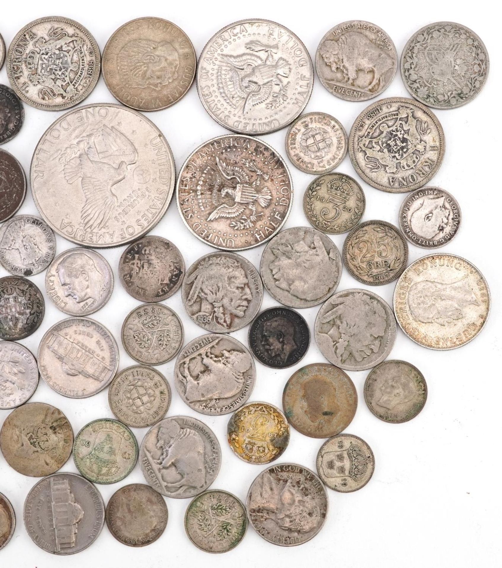 Collection of American, British and world coinage including half dollars, 240g - Bild 3 aus 6
