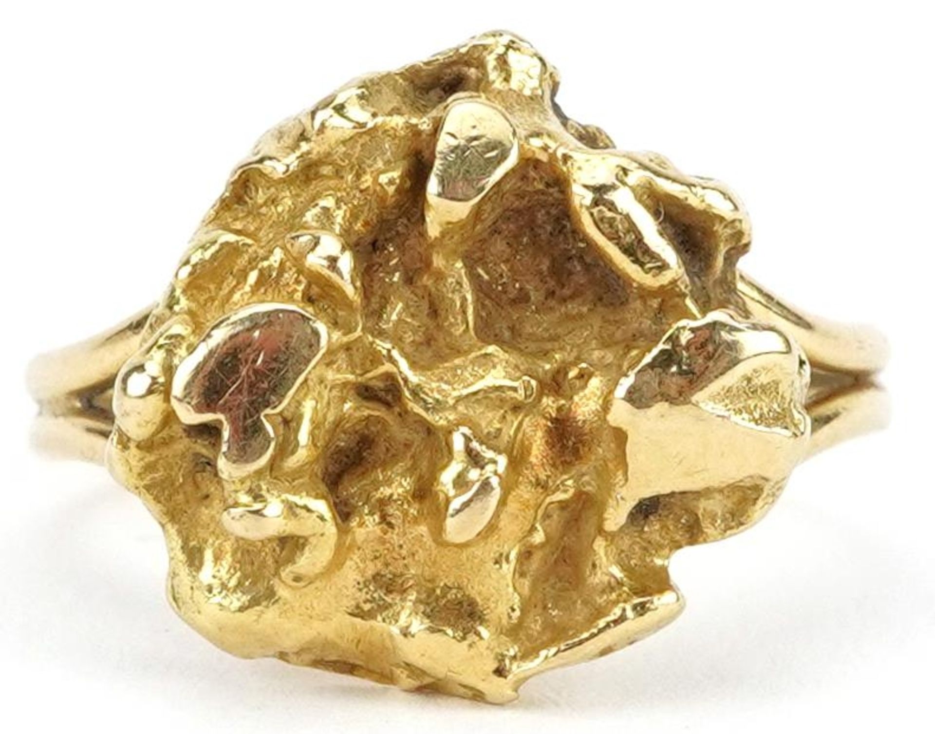John Donald, 1960's 18ct gold ring in the form of a gold nugget, London 1969, size K, 6.8g