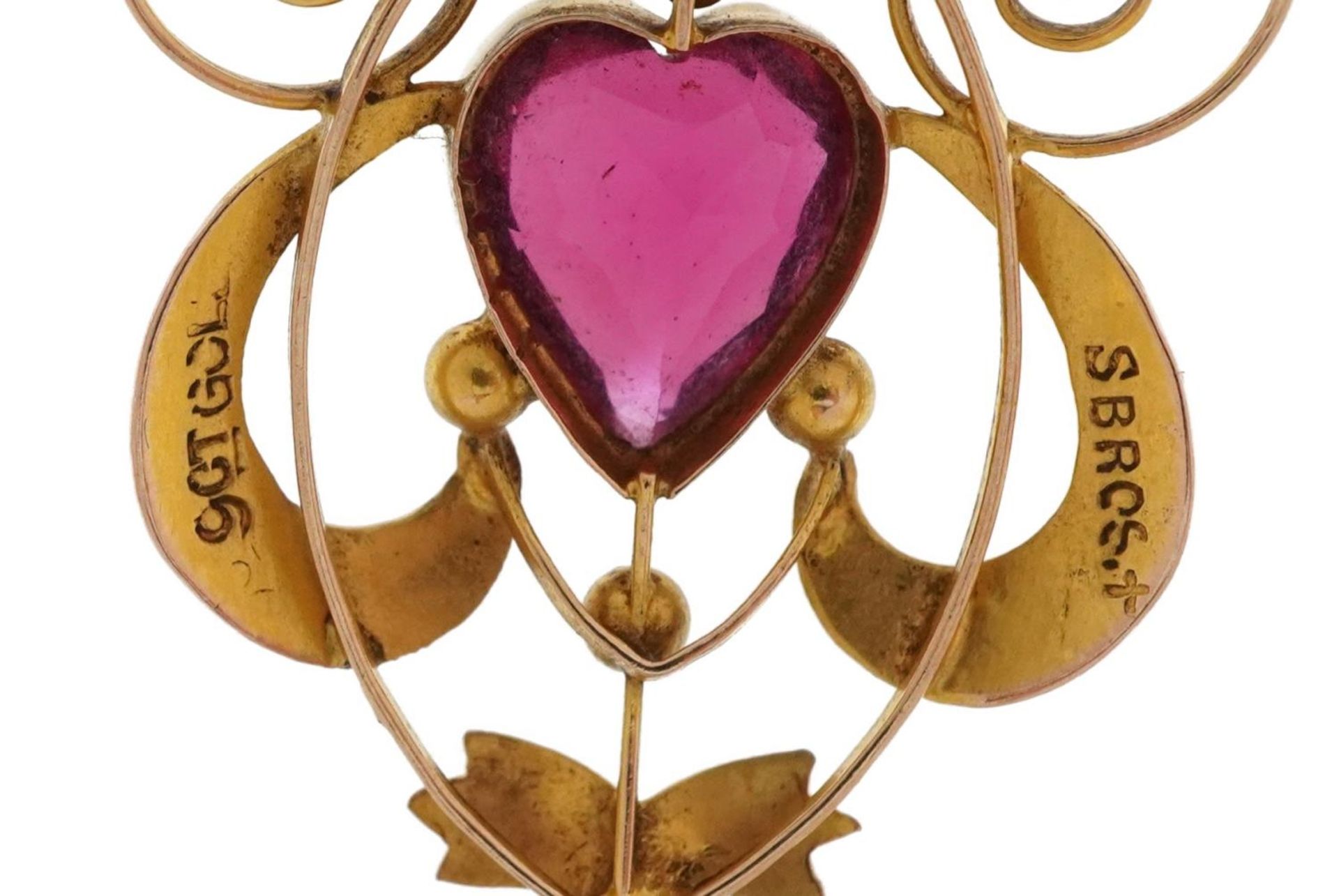 Art Nouveau 9ct gold love heart garnet openwork pendant on a 9ct gold ball and bar link necklace, - Image 5 of 5