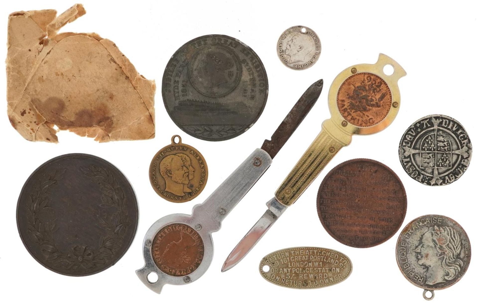 Coins and medallions including two Penny-Farthing folding pocket knives and an Earls Court - Bild 4 aus 6