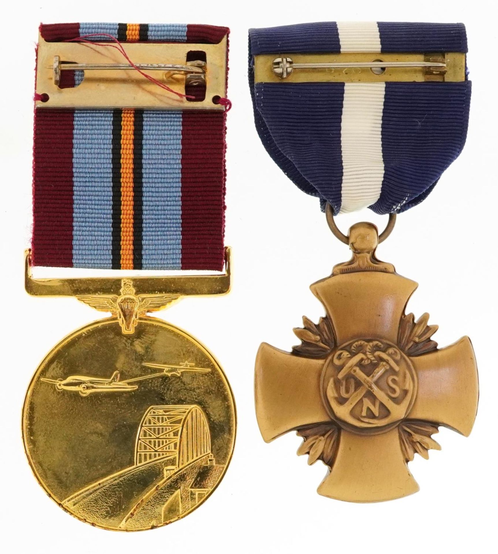 Military interest Arnhem 50th Anniversary medal and United States of America Navy Cross with - Bild 3 aus 4