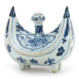 Chinese Islamic blue and white porcelain four footed candle holder hand painted with flowers, 20cm