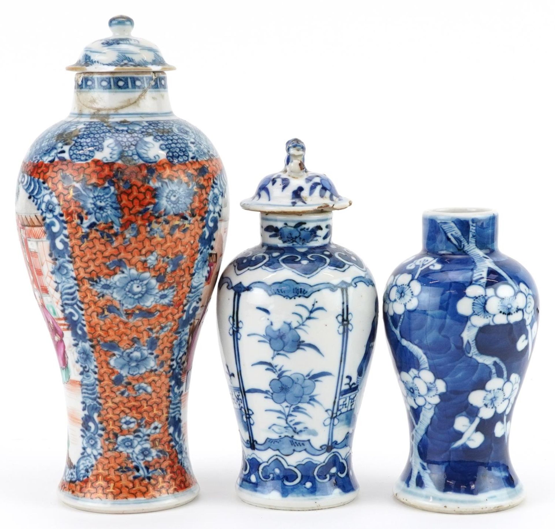 Three Chinese porcelain baluster vases with two covers including a Mandarin example hand painted - Bild 4 aus 7