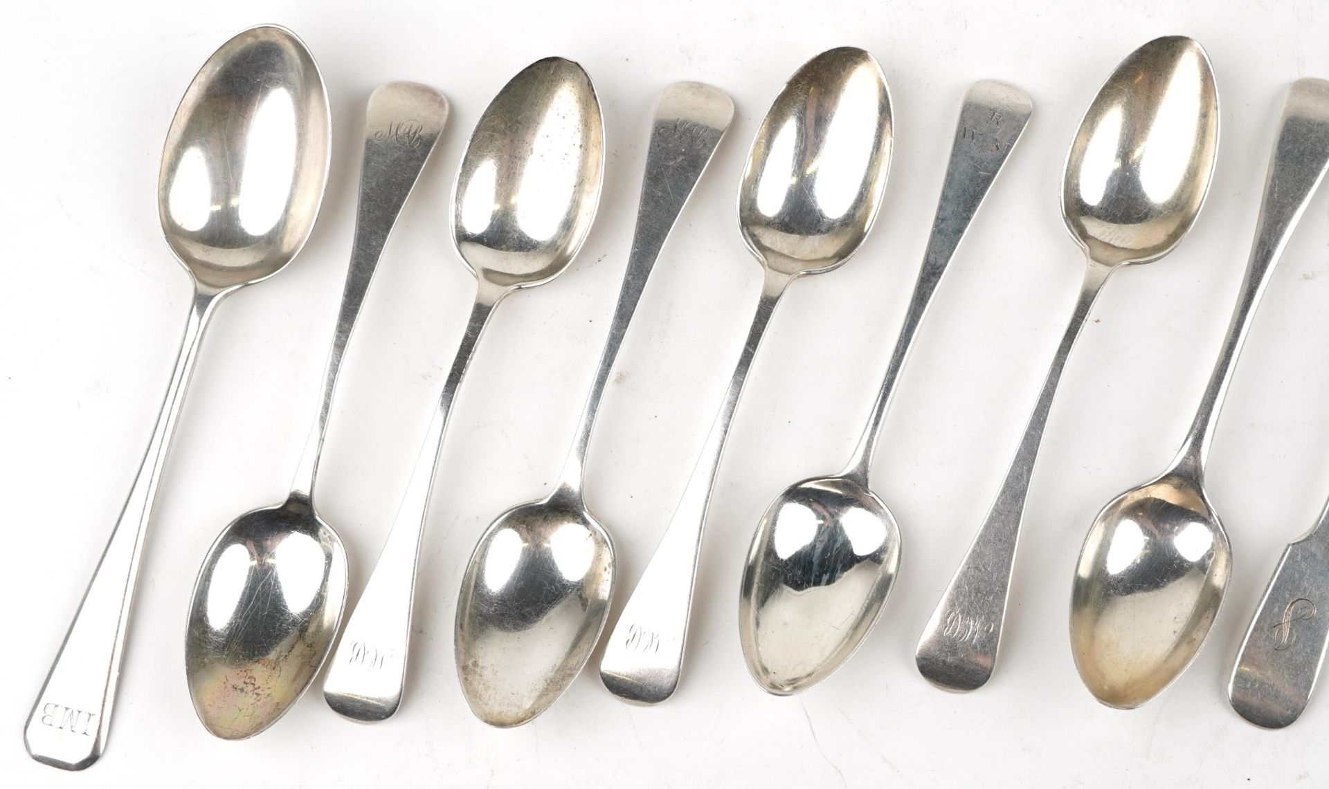 Fifteen Georgian and later silver teaspoons, the largest 14.5cm in length, total 306.5g - Image 2 of 6