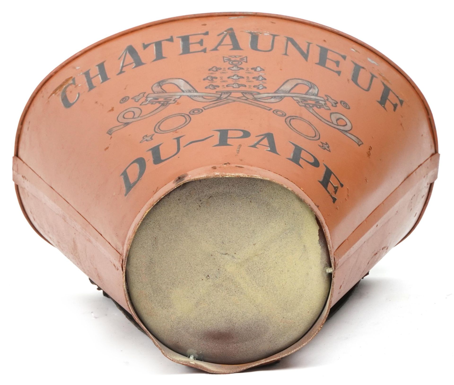 Chateauneuf du Pape painted tin advertising grape pickers hod/bucket, 62cm high - Bild 3 aus 3