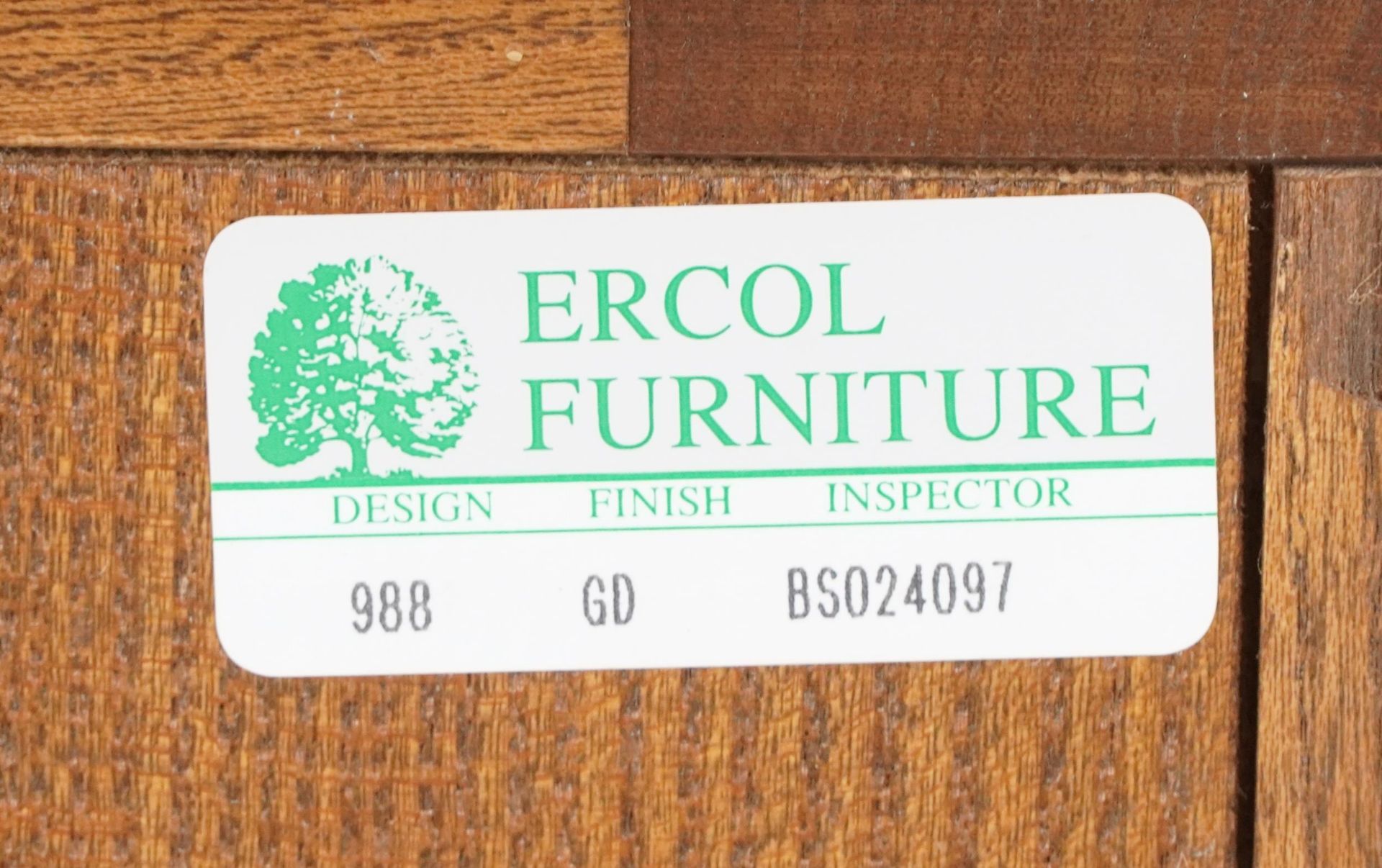 Ercol elm cupboard enclosing three adjustable shelves, 122.5cm H x 40.5cm W x 24cm D - Bild 7 aus 7