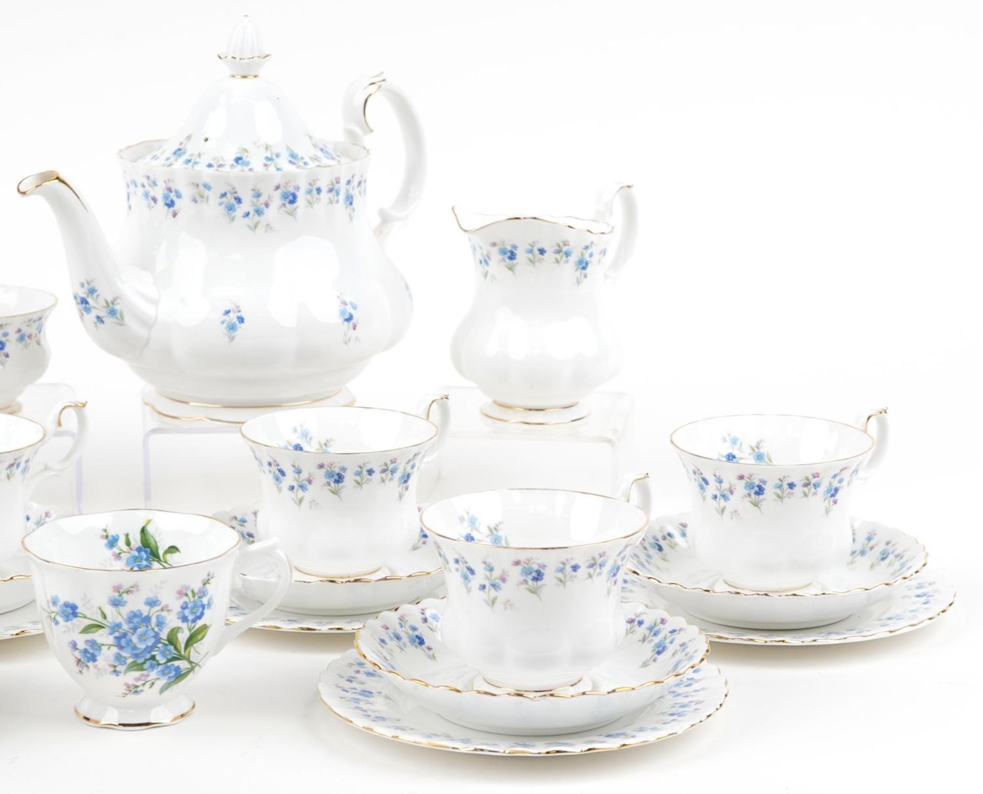 Royal Albert Memory Lane teaware including six place setting, the teapot 25.5cm in length - Bild 3 aus 4