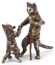 Austrian style cold painted bronze group of two cats, 8cm in length