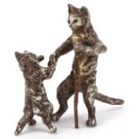 Austrian style cold painted bronze group of two cats, 8cm in length