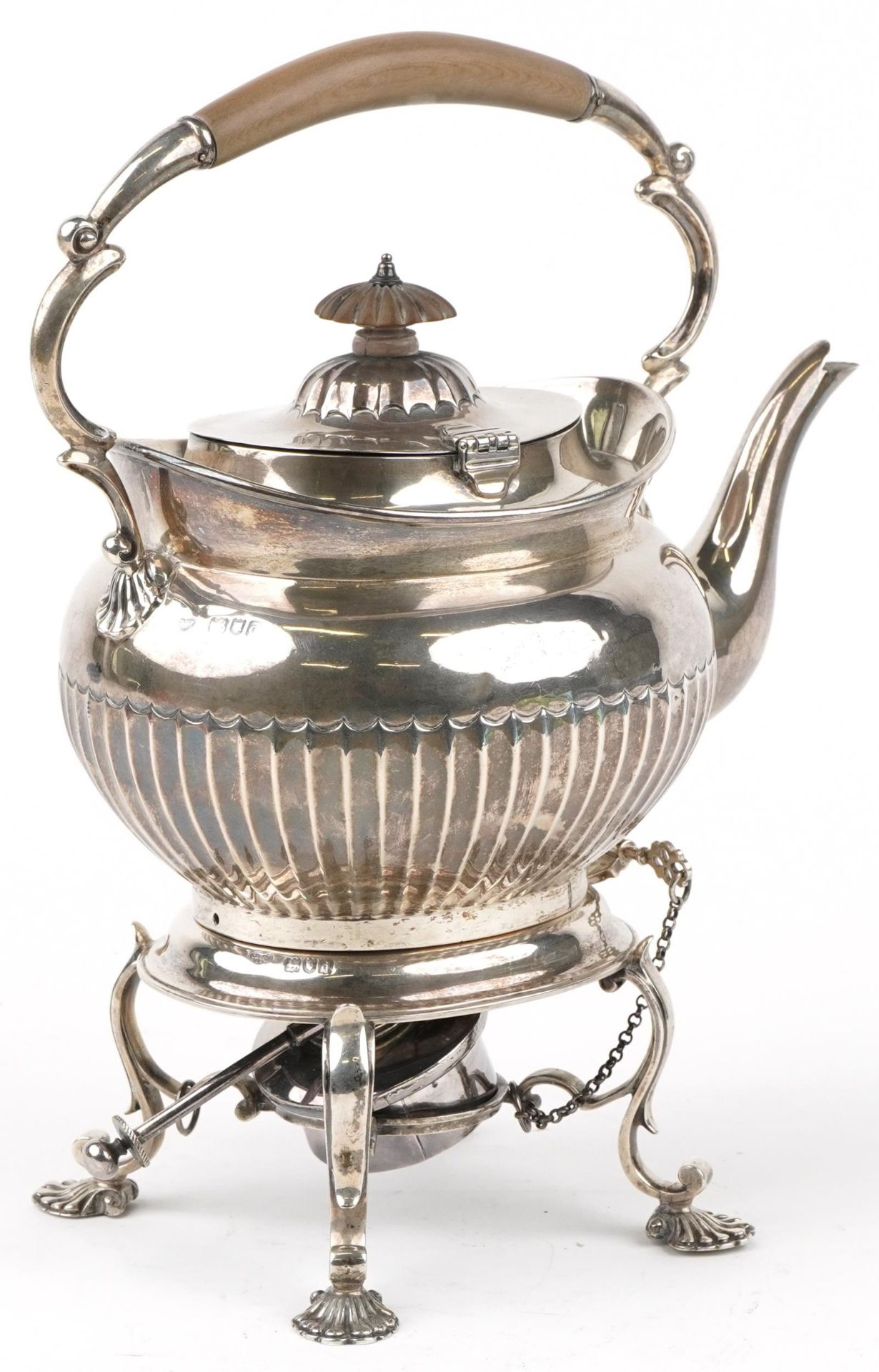 Goldsmiths & Silversmiths Co Ltd, Victorian silver teapot on stand with burner, the teapot with - Bild 2 aus 5