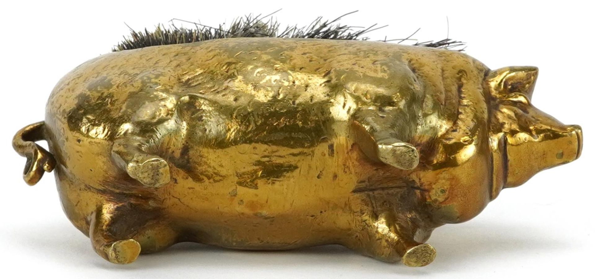 Victorian brass clothes brush in the form of a pig, 11cm in length - Image 3 of 3