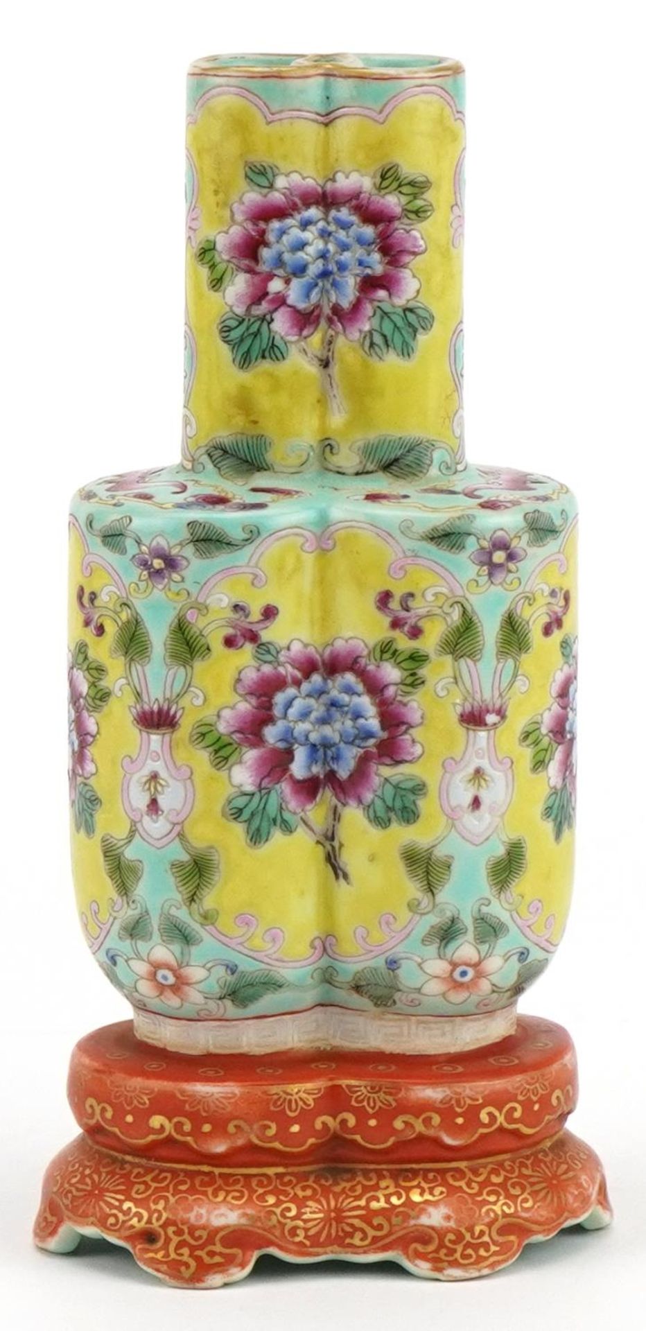 Chinese porcelain conjoined vase finely hand painted in the famille rose palette with flowers, six - Bild 4 aus 8