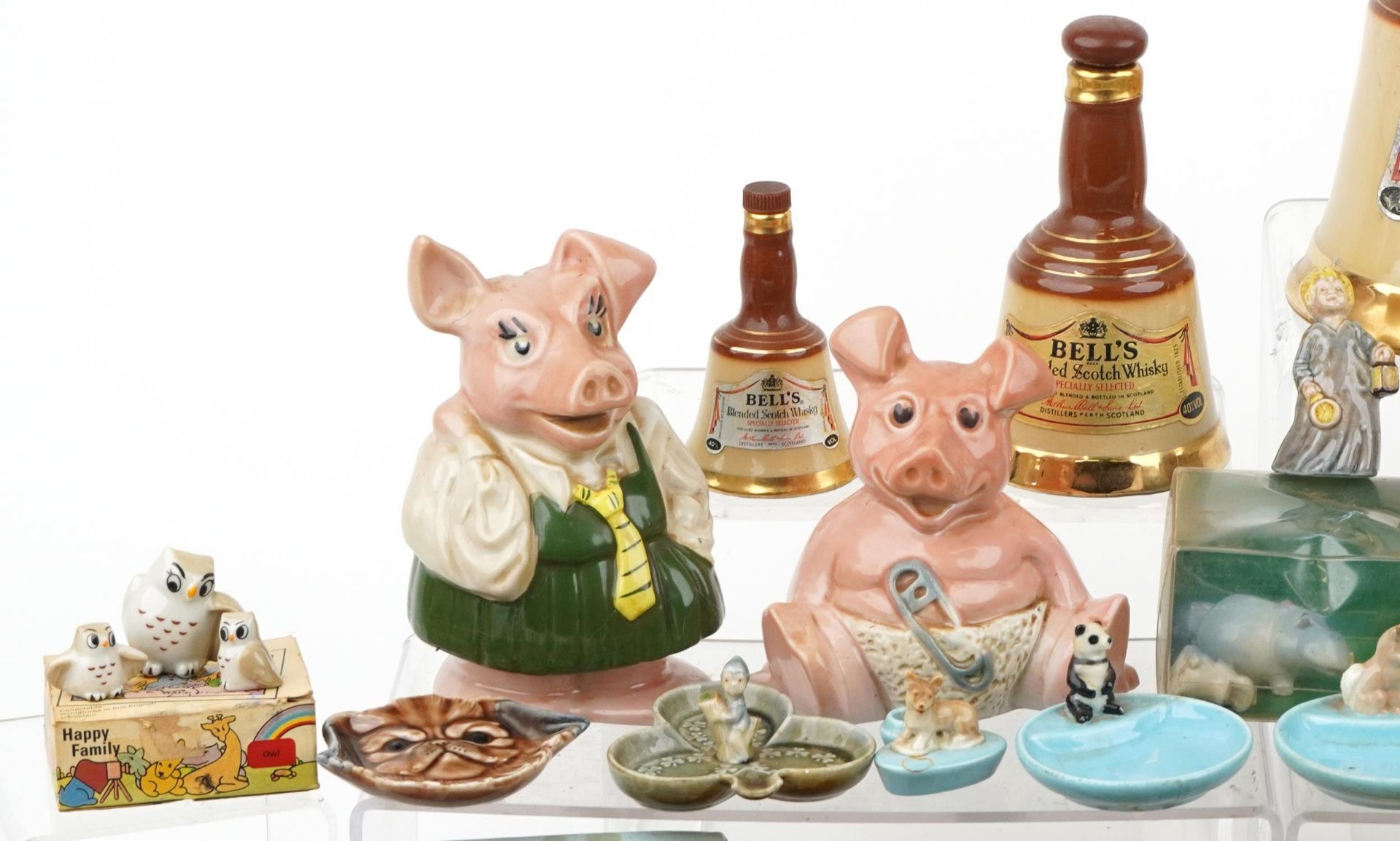 Large collection of vintage Wade Collectables including Whimsies, NatWest piggy banks and Bell's - Bild 2 aus 6