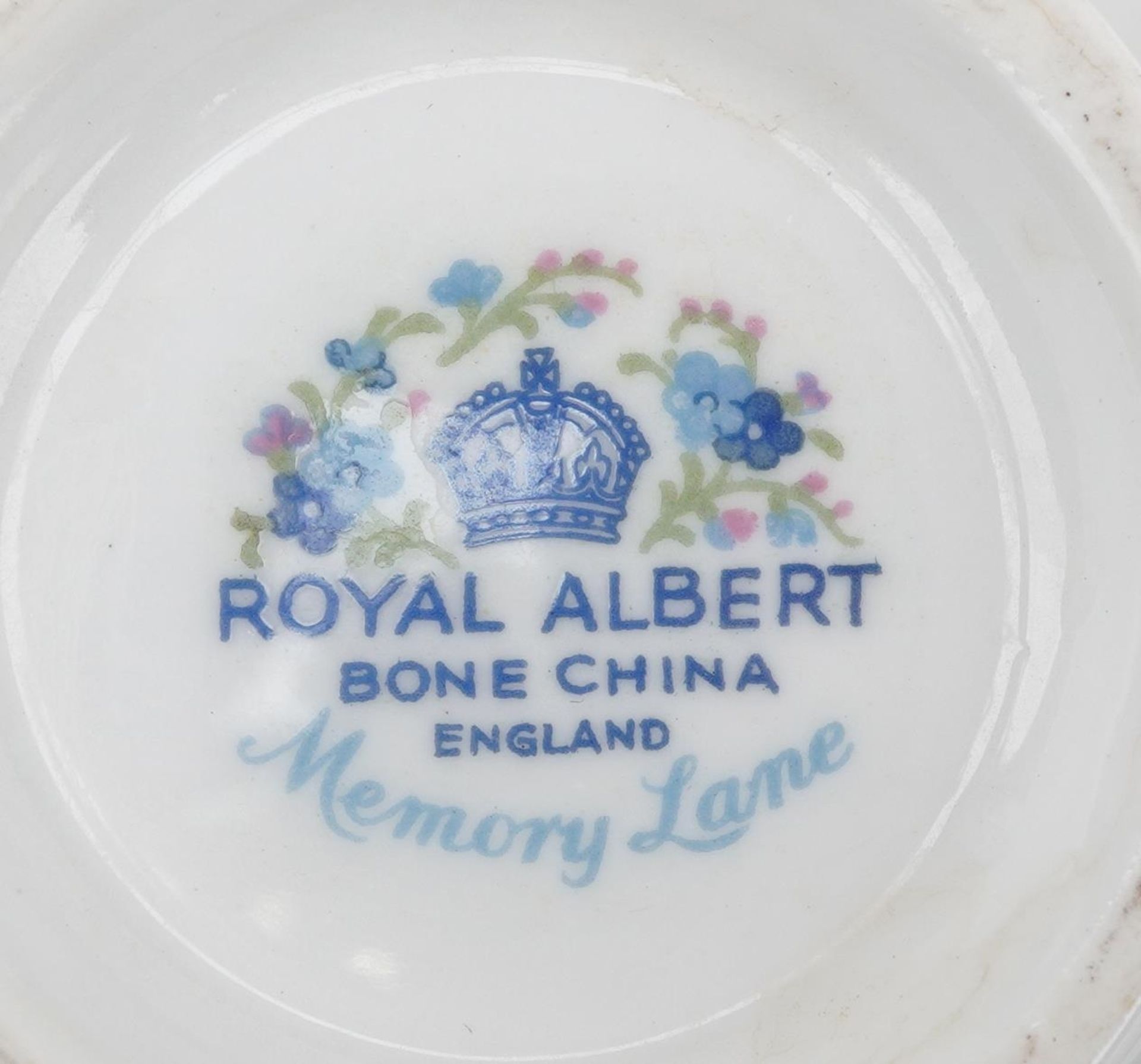 Royal Albert Memory Lane teaware including six place setting, the teapot 25.5cm in length - Bild 4 aus 4