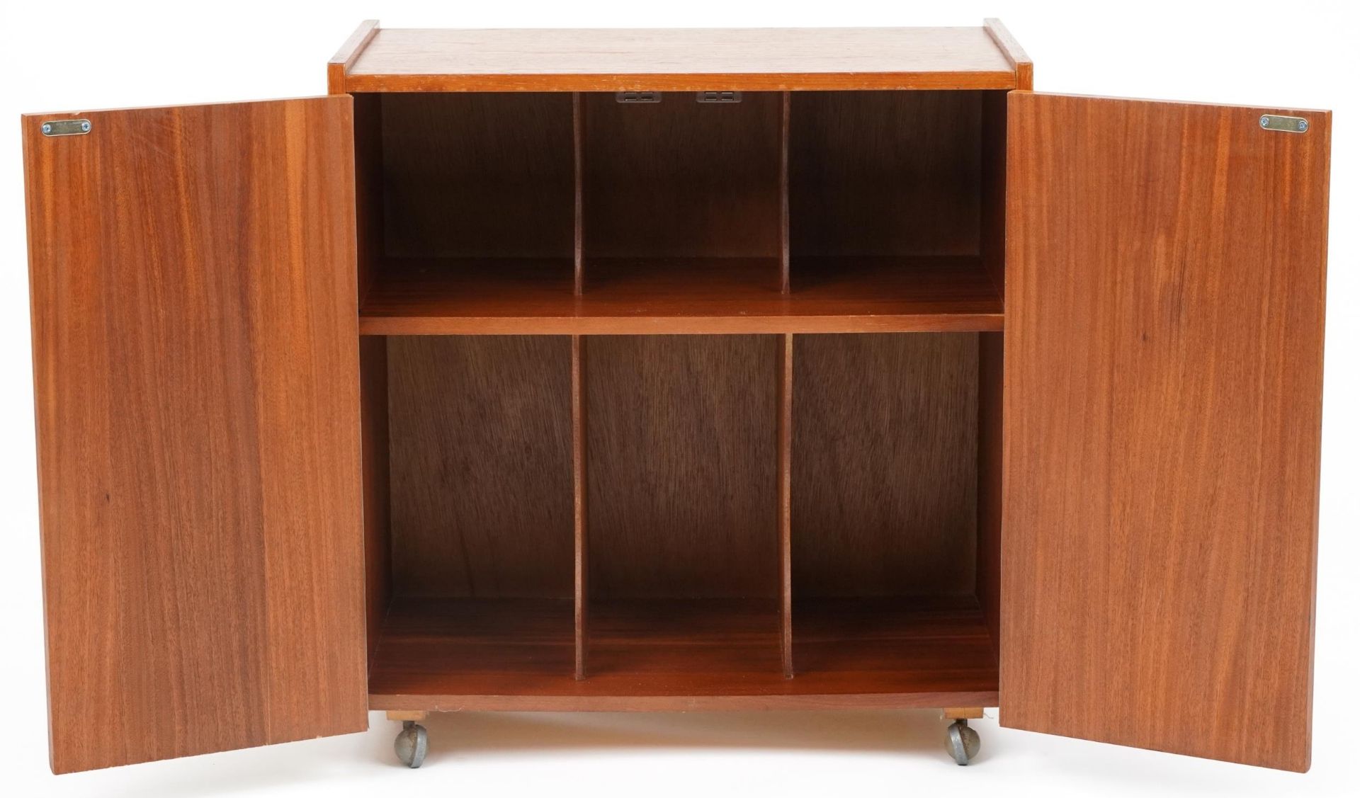 Mid century teak two door side cupboard with fitted interior, 65cm H x 61cm W x 36cm D - Image 4 of 5