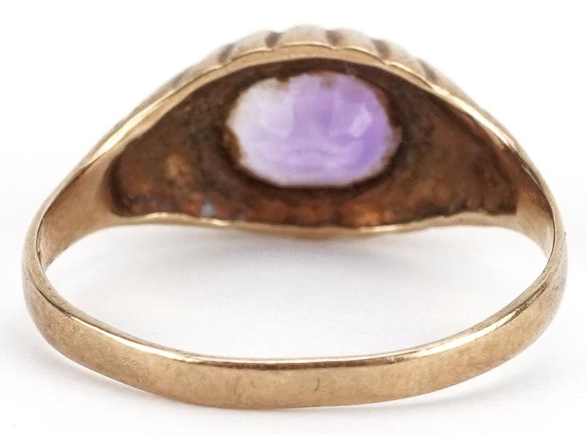 9ct gold oval amethyst ring with ornate setting, size K, 2.0g - Image 2 of 5
