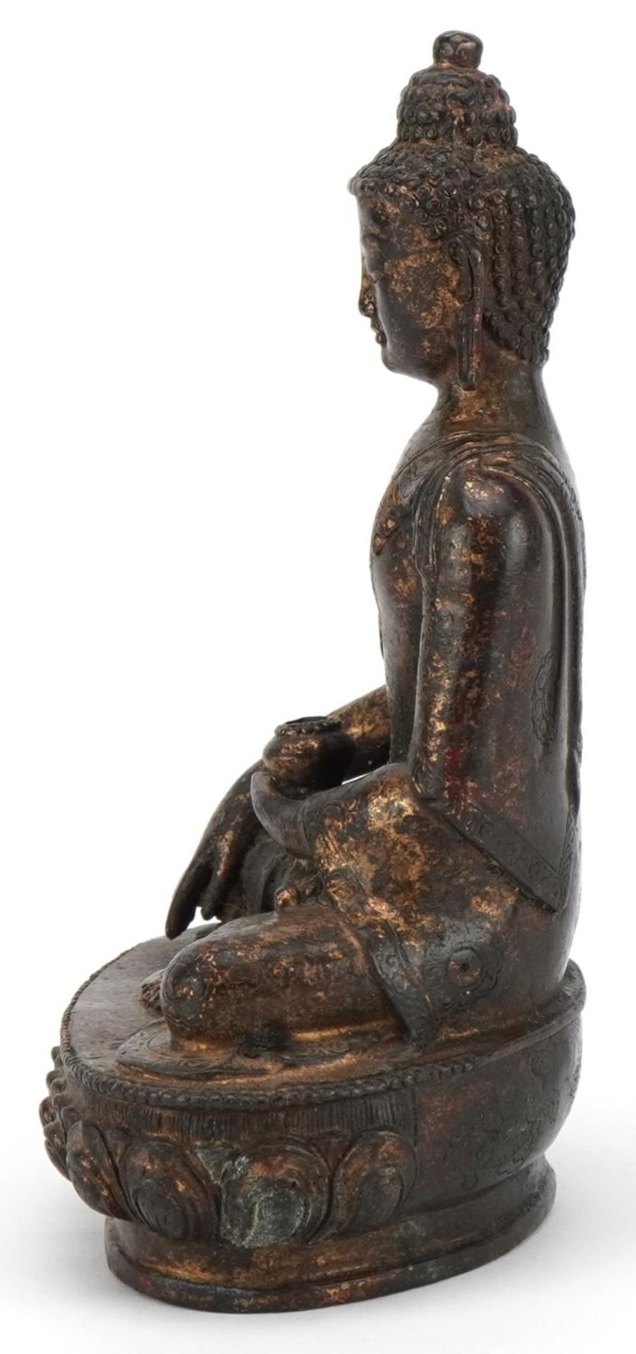 Chino Tibetan partially gilt bronze figure of seated Buddha, 20.5cm high - Bild 2 aus 6