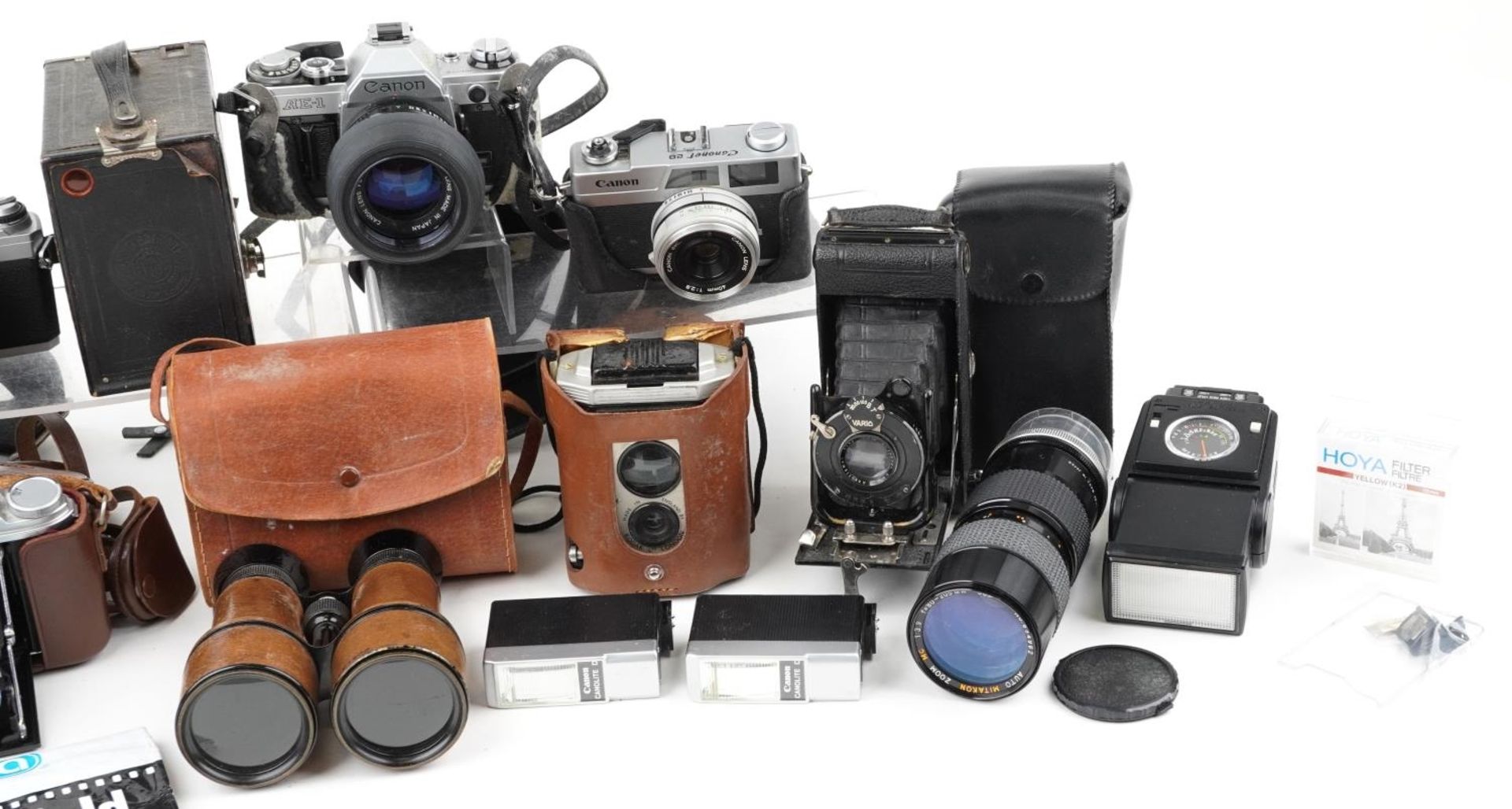 Vintage and later cameras and accessories including Minolta X-300, Canon AE-1 and Kodak Brownie no - Image 3 of 3