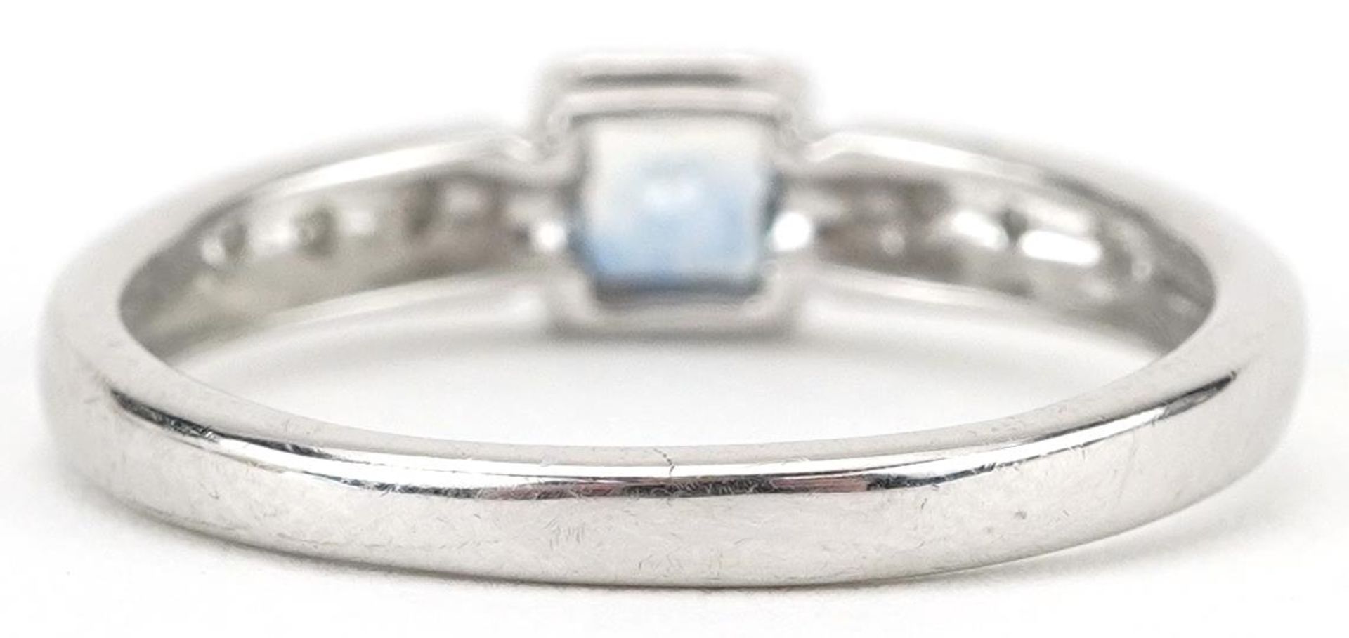 9ct white gold princess cut sapphire ring with diamond set shoulders, size N, 2.1g - Image 2 of 4