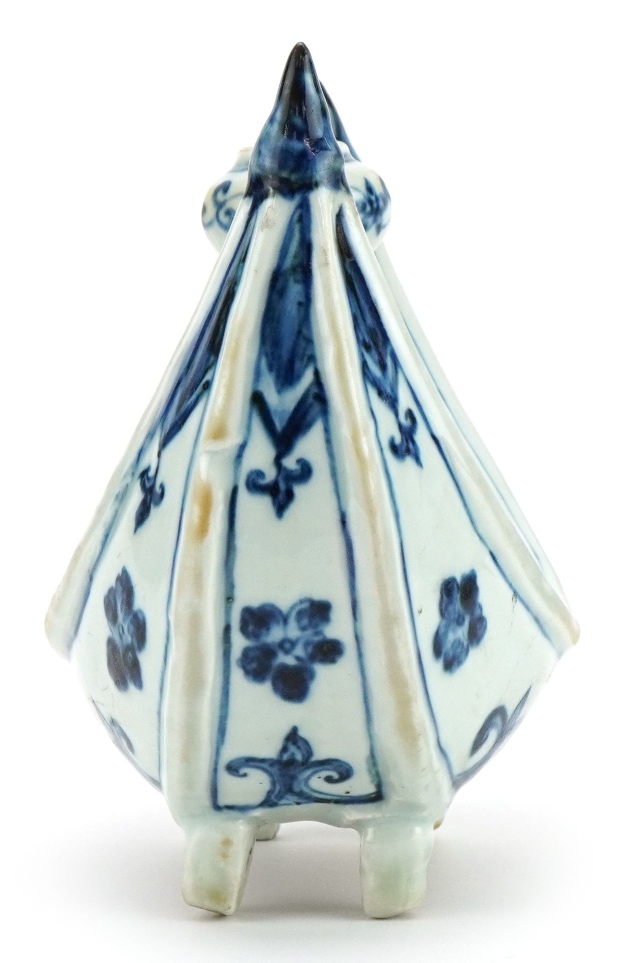 Chinese Islamic blue and white porcelain four footed candle holder hand painted with flowers, 20cm - Image 3 of 7
