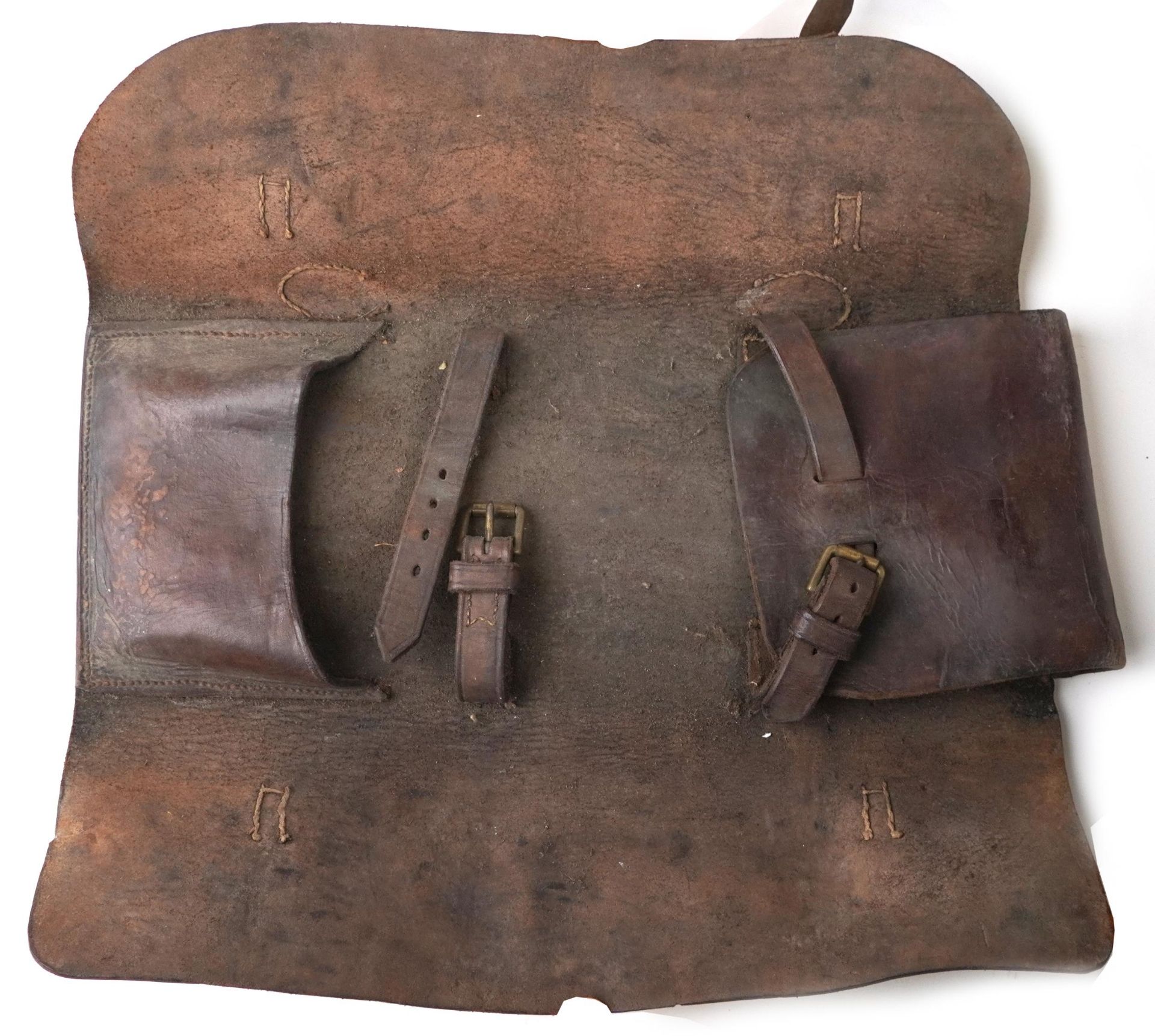 Victorian leather farrier's bag, 40cm wide - Image 2 of 3