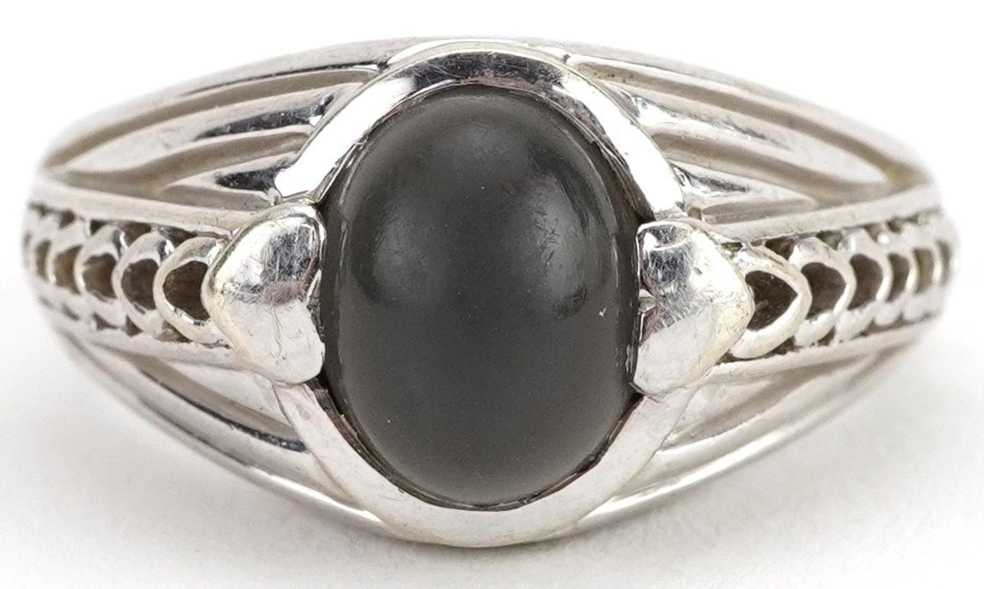 9ct white gold cabochon ring with pierced shoulders, possibly hematite, size T, 9.2g