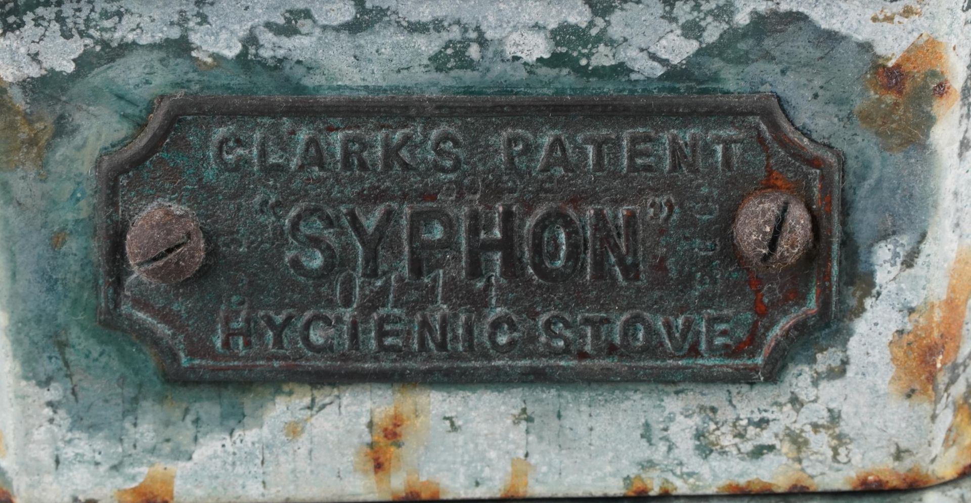 Victorian cast iron green enamelled Clark's patent Syphon Hygienic stove, 119 H x 64 W x 36 D - Bild 4 aus 4