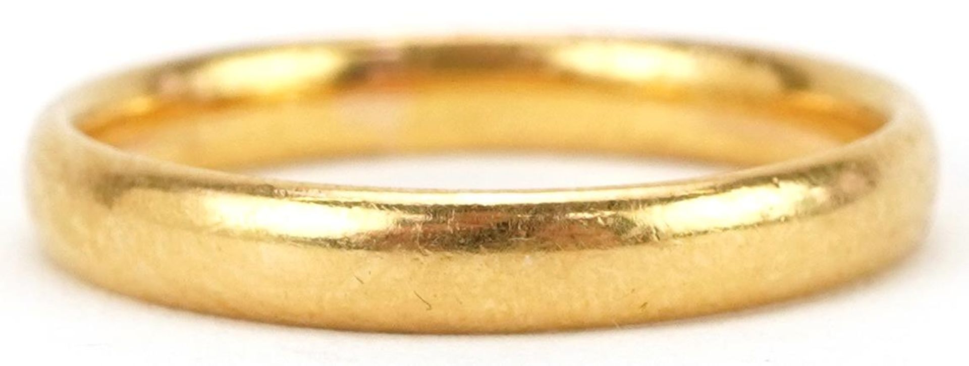 22ct gold wedding band, Birmingham 1939, size S, 4.5g