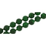 Polished malachite bead necklace, 80cm in length, 105.8g