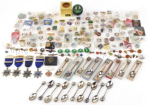 Collection of bowling collectables including enamelled pin badges, silver plated teaspoons and a