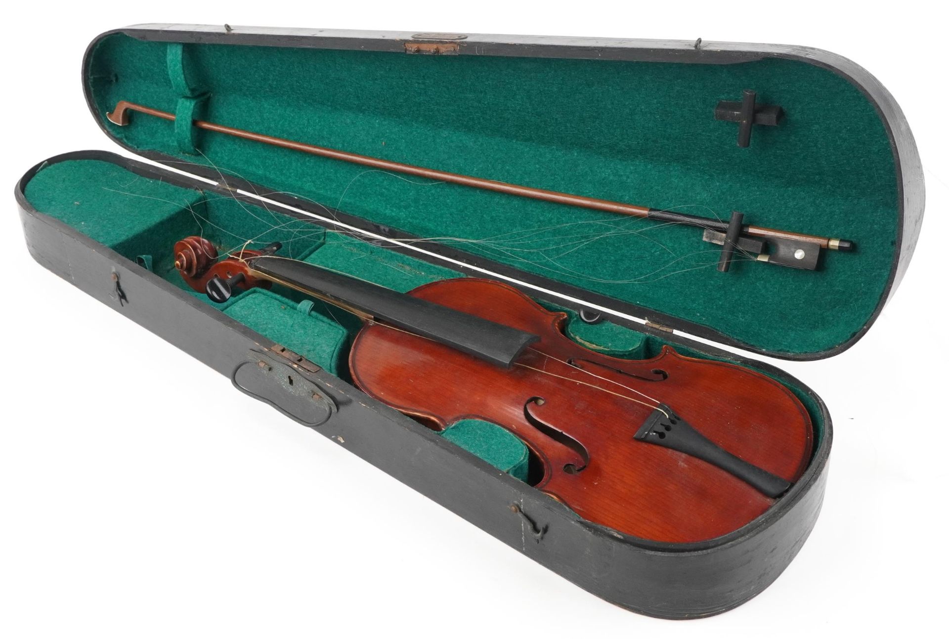 Old wooden violin with bow and fitted case, the violin bearing a Murdoch & Co London paper label, - Bild 5 aus 7
