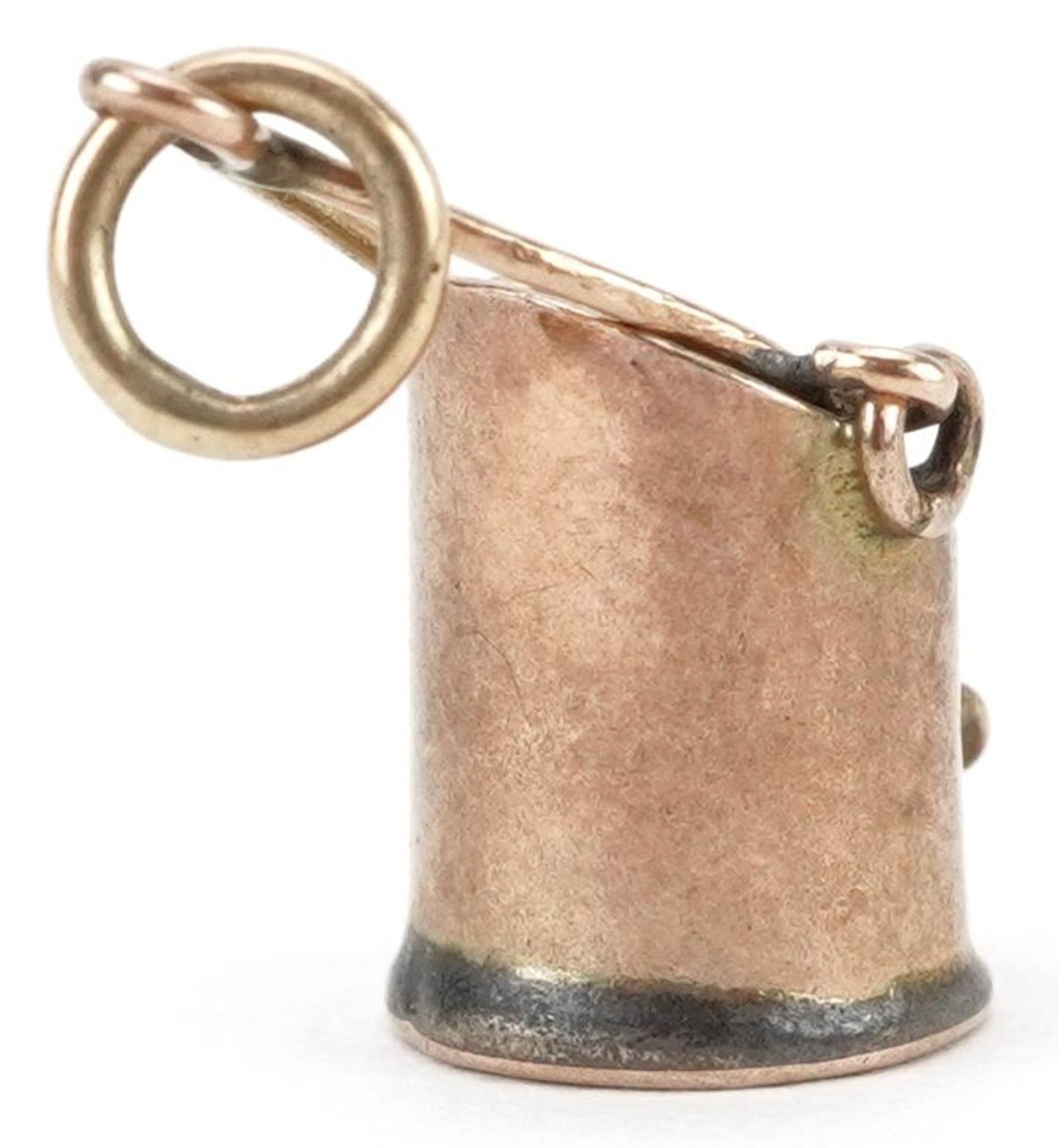 9ct gold charm in the form of a coal bucket with swing handle, 1.8cm high, 0.9g - Image 2 of 3
