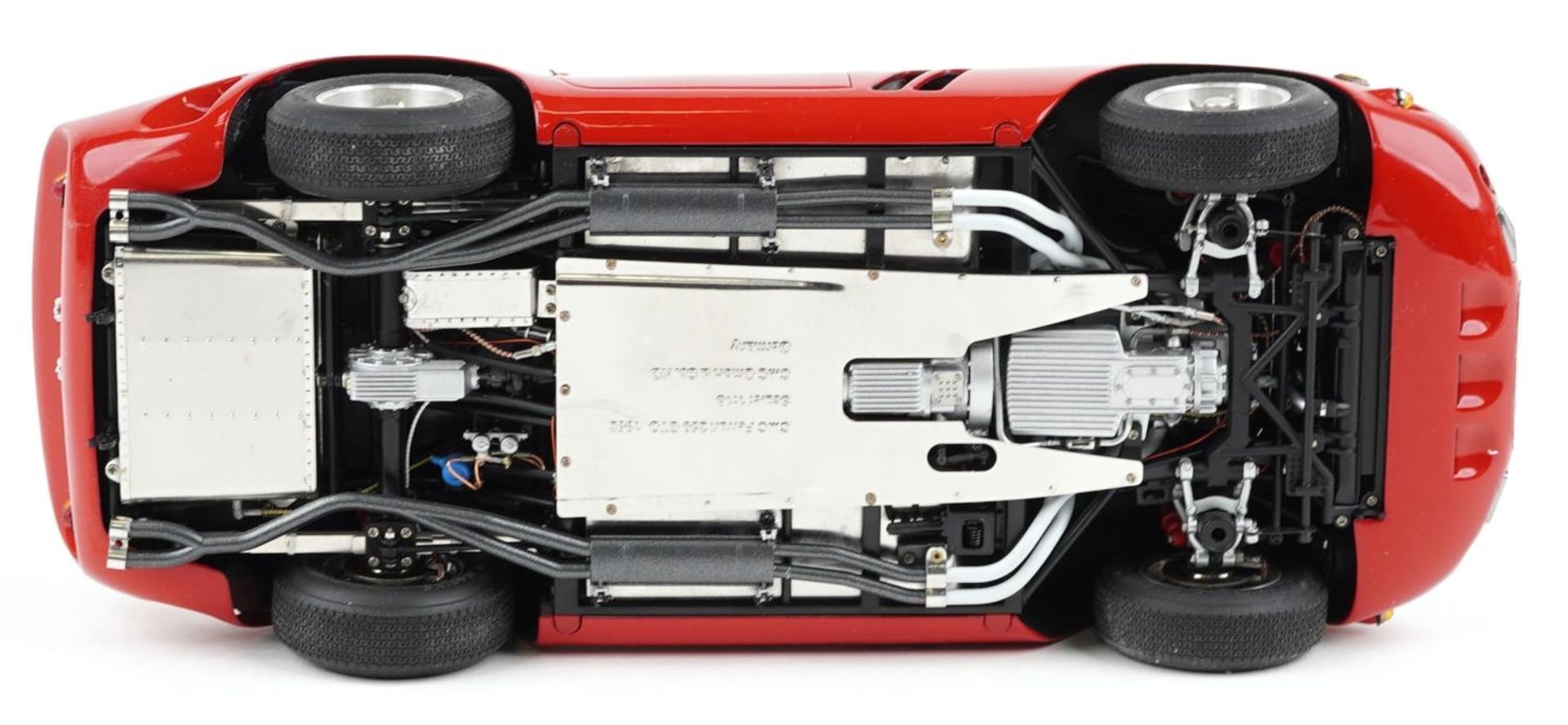 CMC 1:18 scale diecast model Ferrari 250 GTO in red with box and slip cover - Bild 4 aus 5