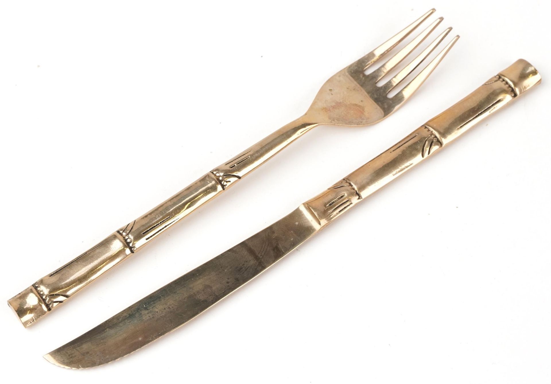 Thai twelve place canteen of bronze cutlery with simulated bamboo handles, the canteen 46cm wide - Bild 6 aus 9