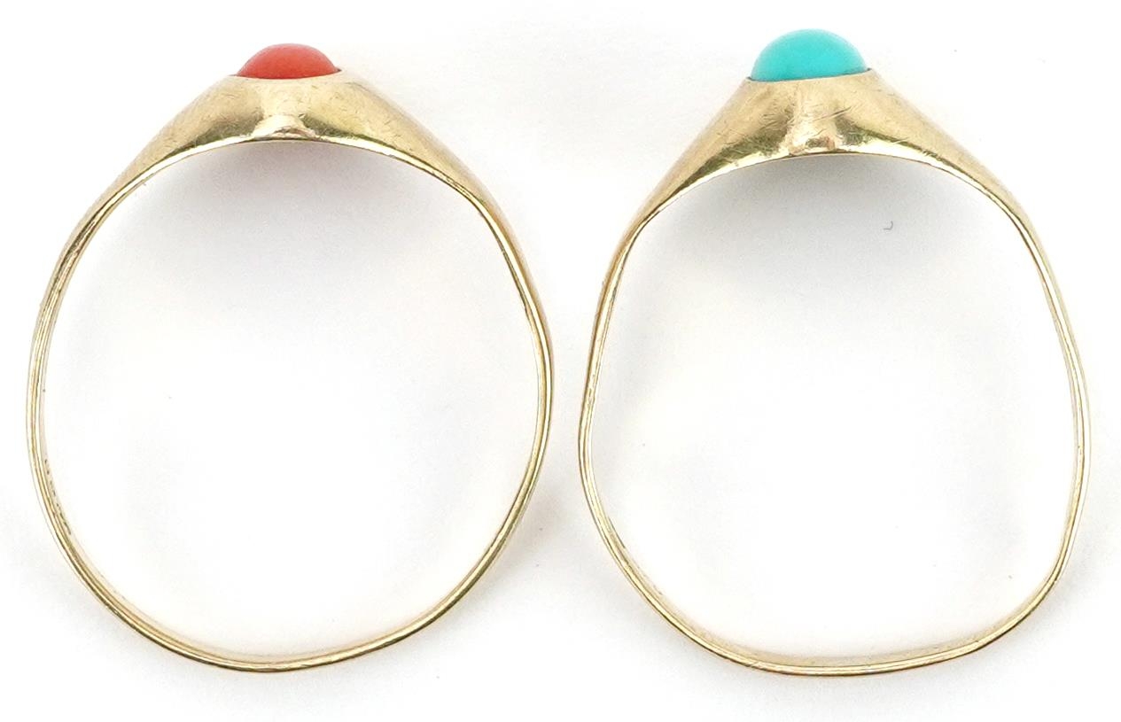 Two 9ct gold cabochon turquoise and coral rings, sizes M and O, total 1.9g - Image 3 of 6