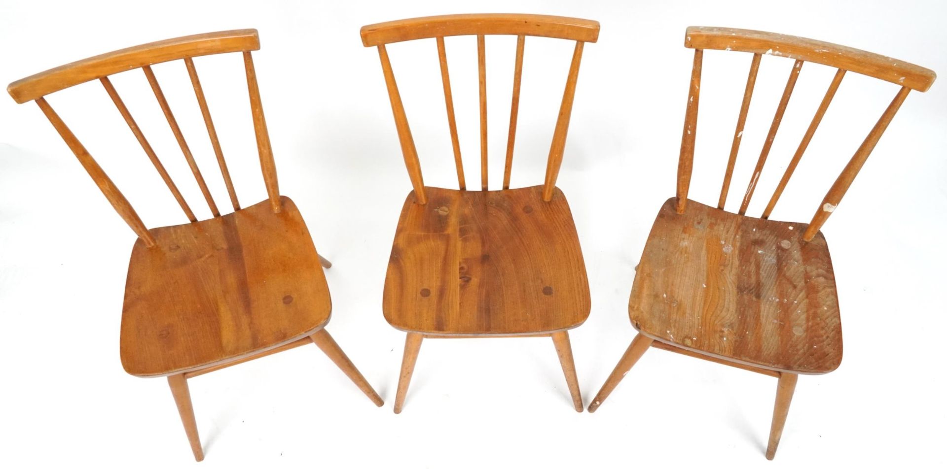 Ercol, three mid century light elm 391 chairs - Bild 2 aus 5