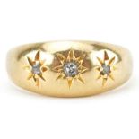 18ct gold diamond three stone Gypsy ring, the largest diamond approximately 2.0mm in diameter,