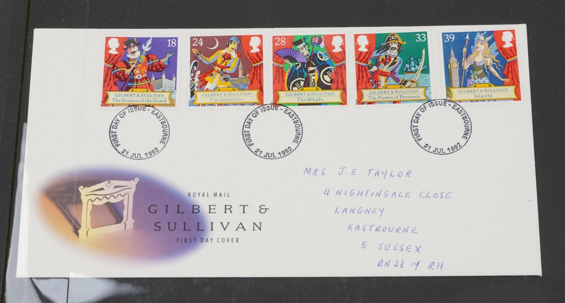 Collection of British mint stamps, booklets and first day covers arranged in three albums - Bild 13 aus 16