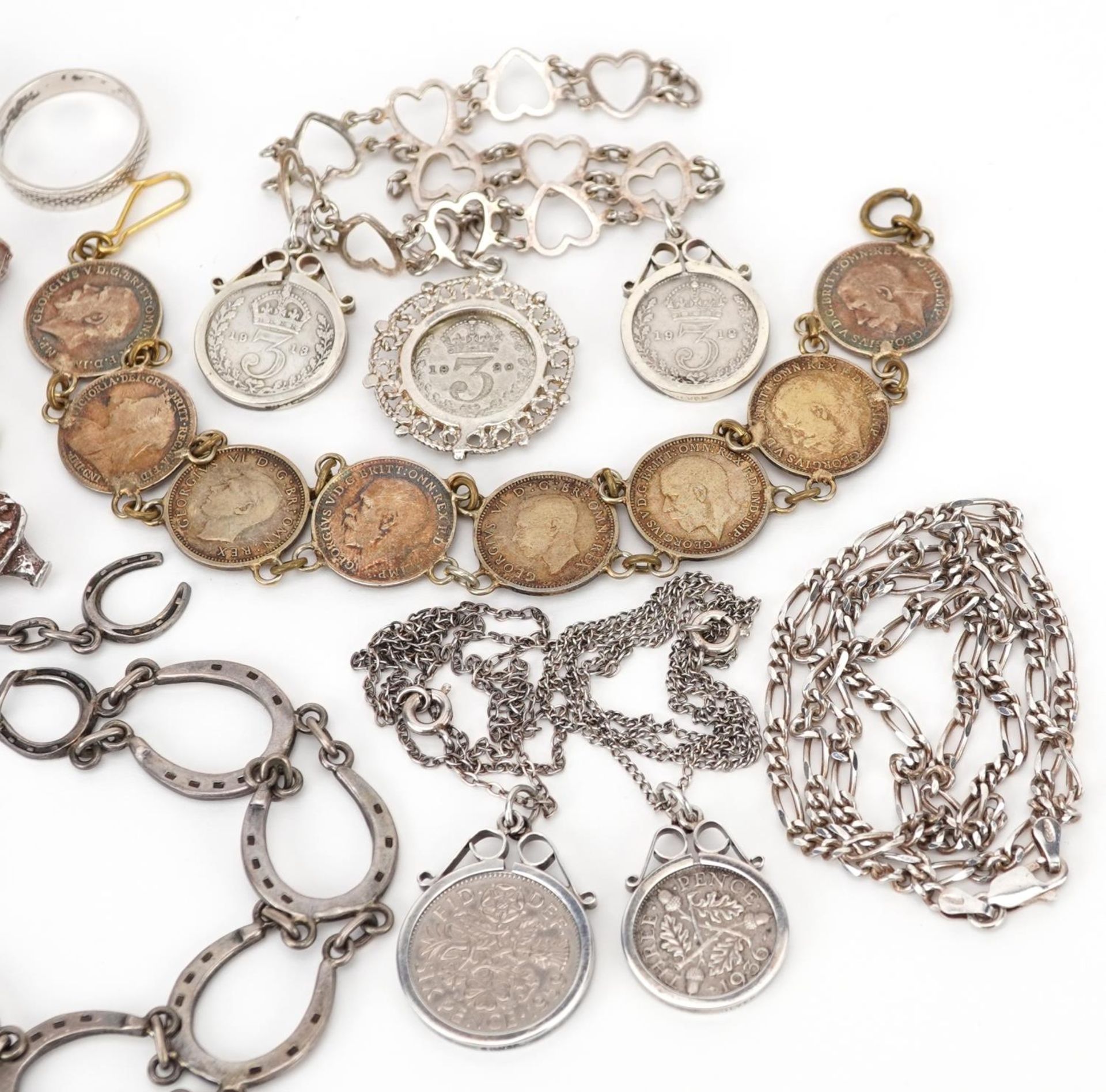 Silver jewellery including a charm bracelet with a collection of silver charms, lucky horseshoe - Image 3 of 5