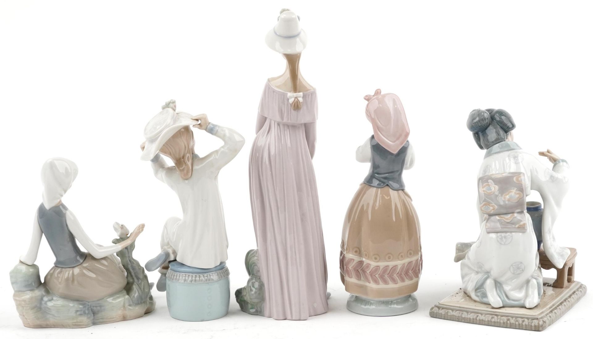 Five Lladro figures and figurines including My Little Pet Girl looking at her Dog 4994 and - Bild 2 aus 4