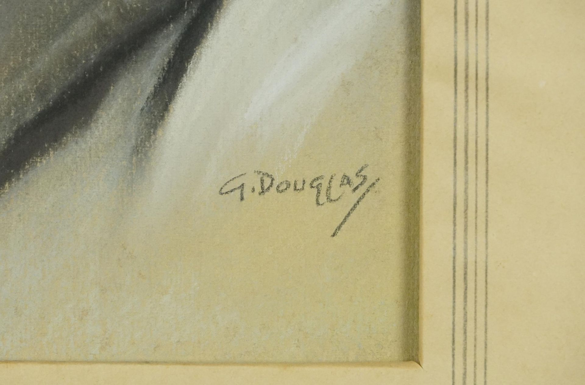 G Douglas - Portrait of a Japanese man, pastel on card, mounted, unframed, 35.5cm x 25.5cm excluding - Bild 3 aus 4
