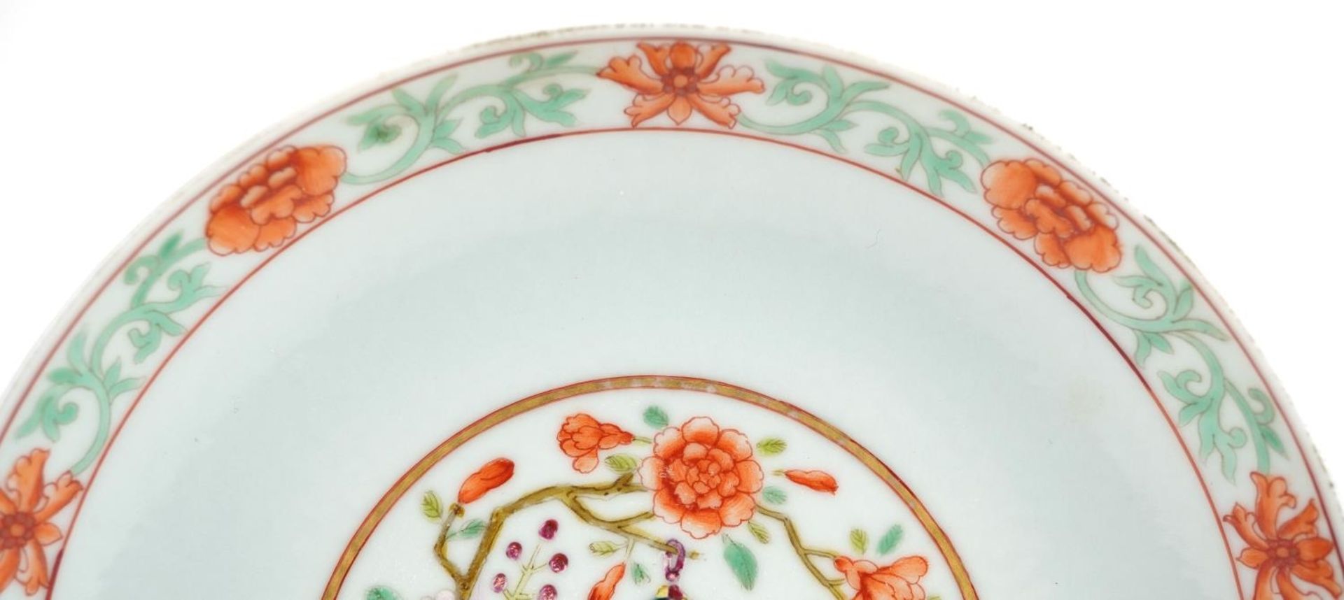Chinese porcelain shallow dish hand painted in the famille rose palette with flowers, six figure - Bild 2 aus 4
