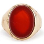 9ct gold carnelian signet ring, size Q, 7.7g