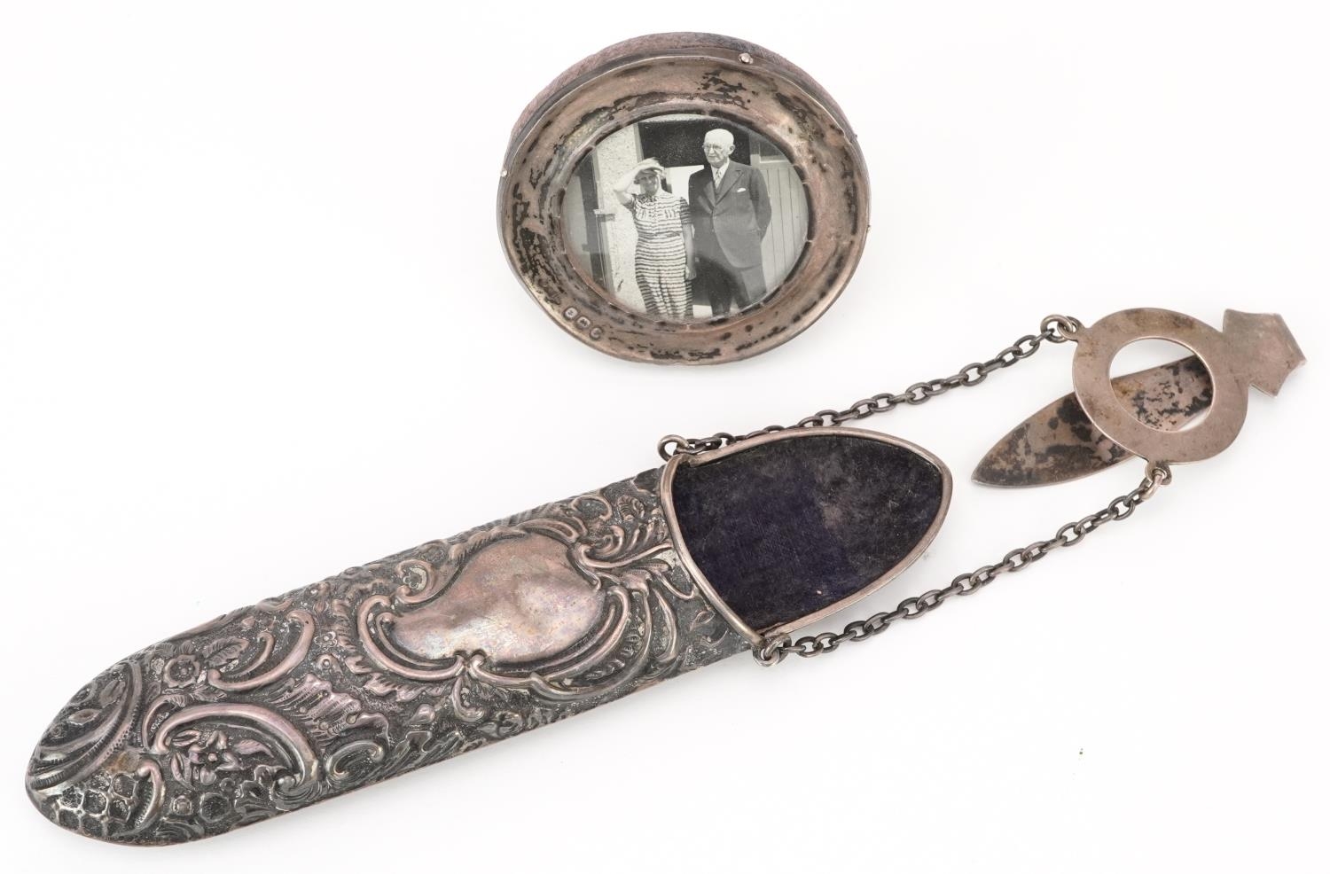 Silver items comprising Edwardian silver chatelaine spectacle case profusely embossed with flowers - Image 3 of 6