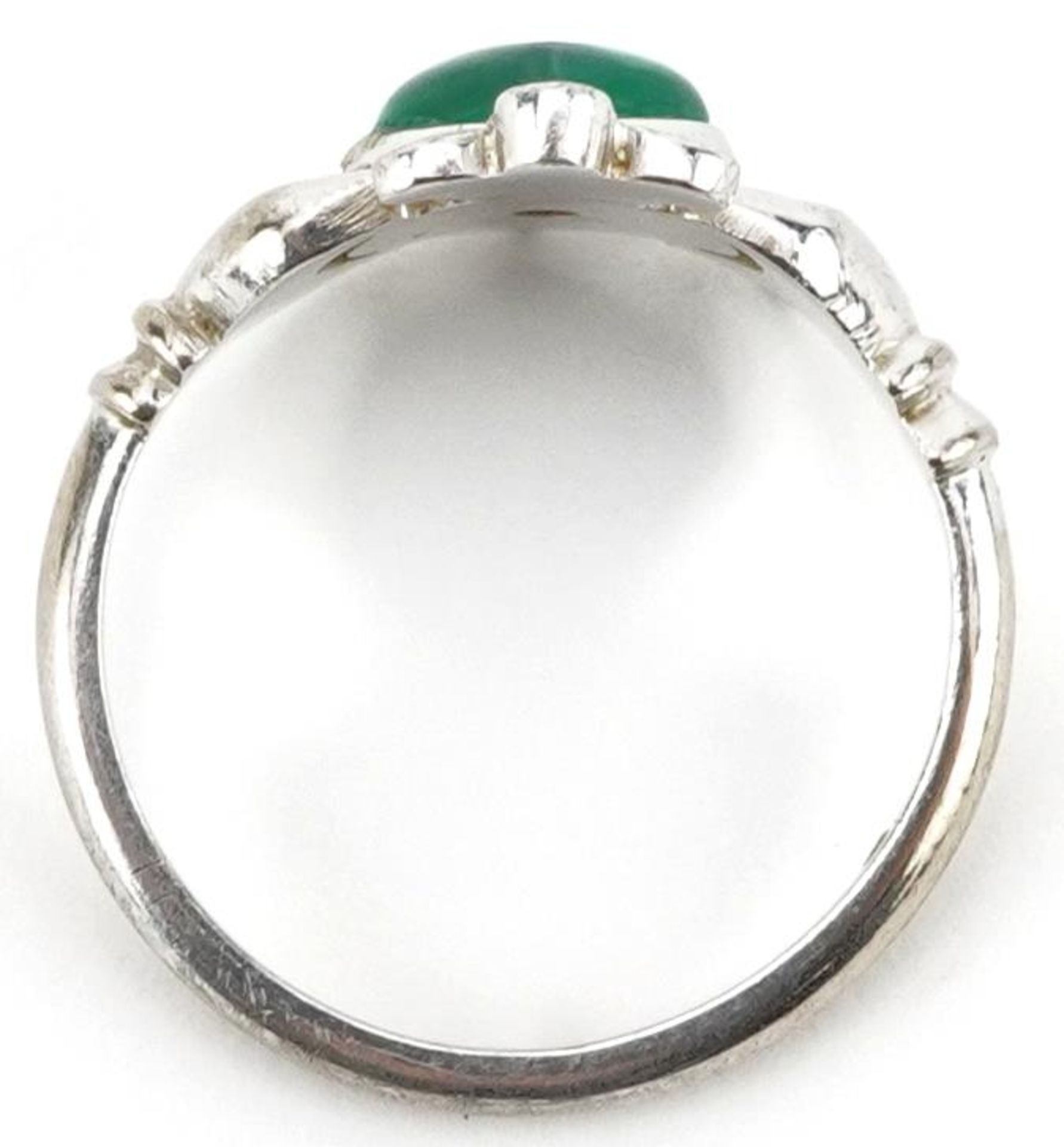 18ct white gold emerald Claddagh ring, size L, 4.3g - Image 3 of 4