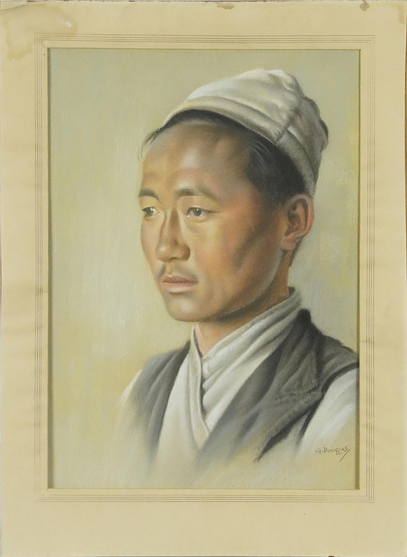 G Douglas - Portrait of a Japanese man, pastel on card, mounted, unframed, 35.5cm x 25.5cm excluding - Bild 2 aus 4